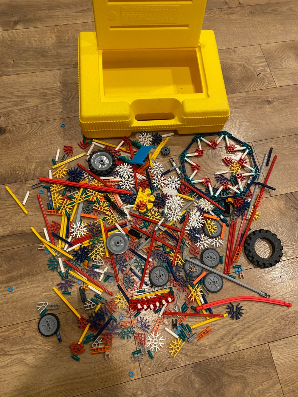 K’NEX Assorted Building Rods & Connectors Set with Yellow Carry Case